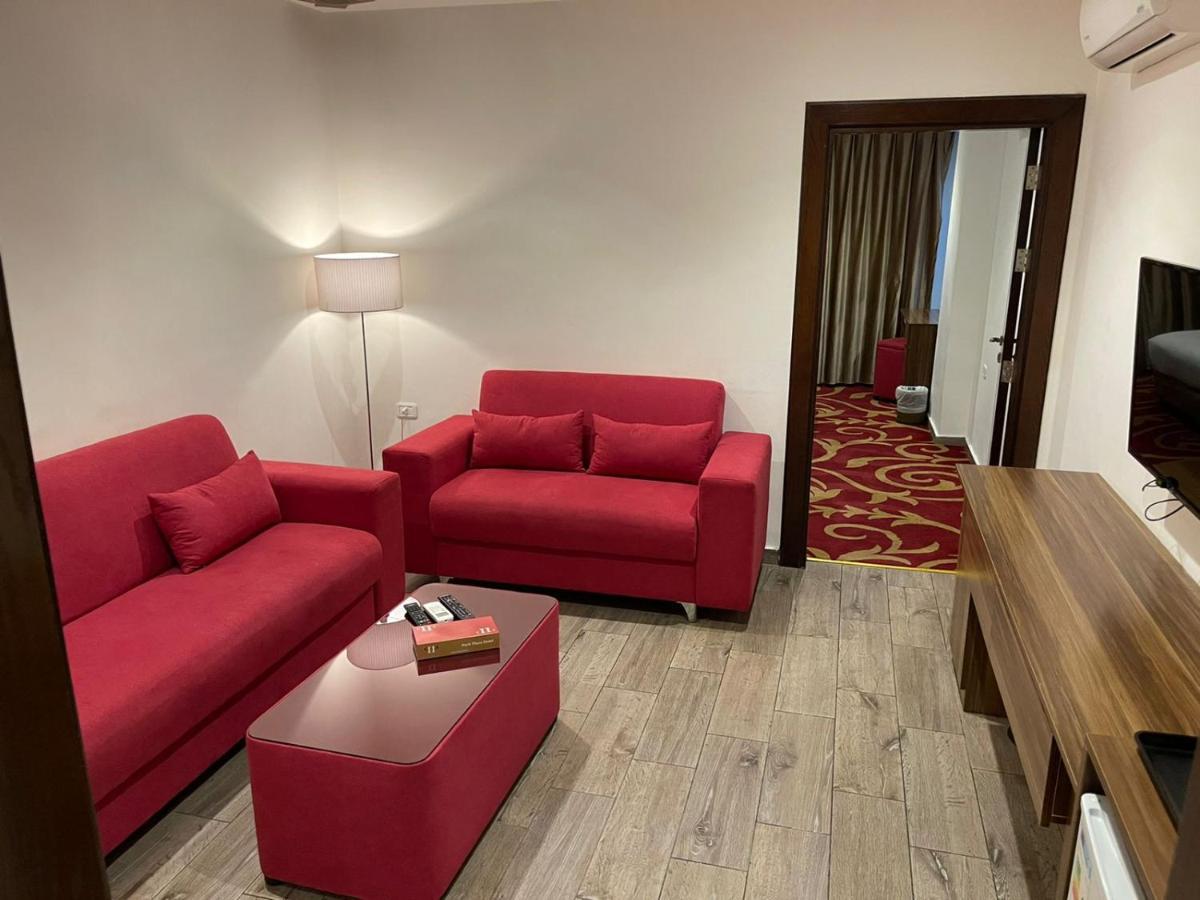 فندق Spark Plaza 3*