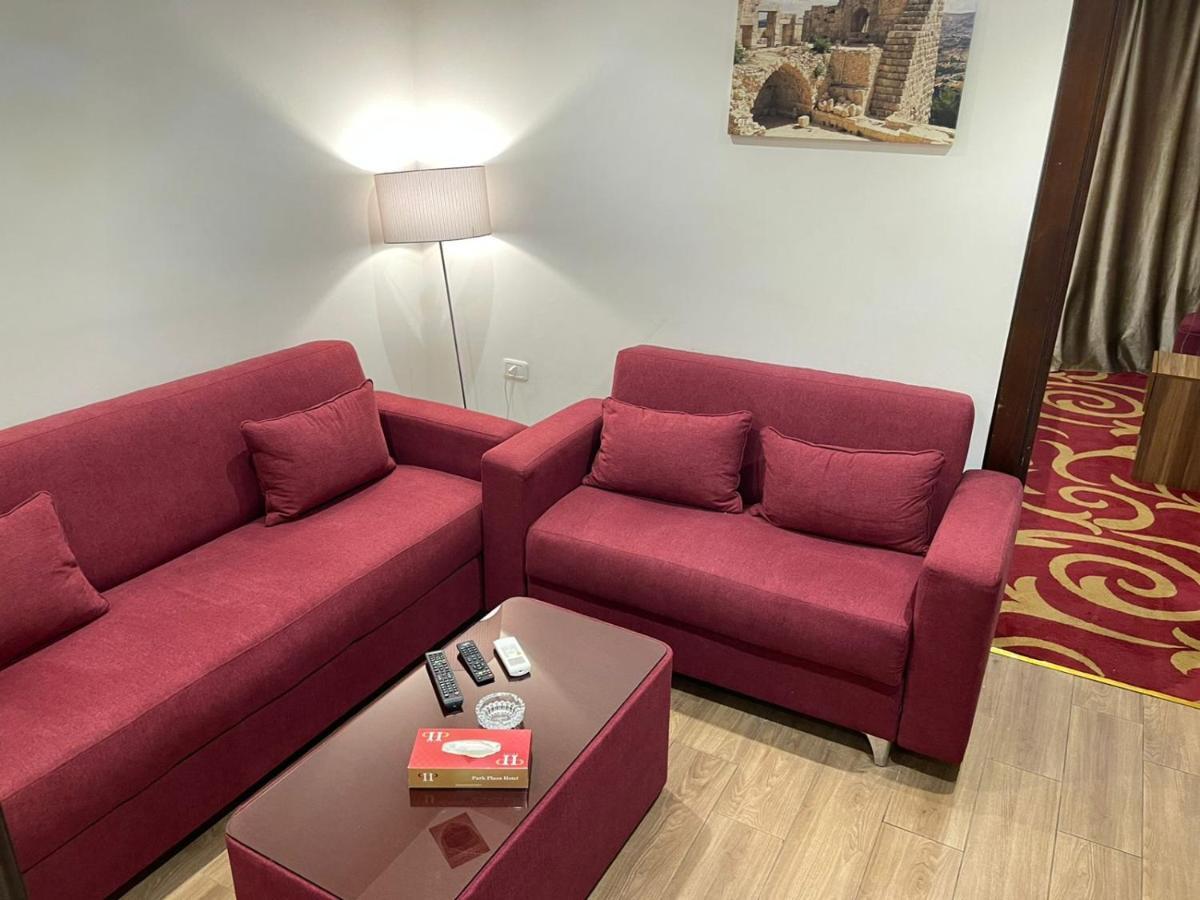 Spark Plaza Hotel 3*