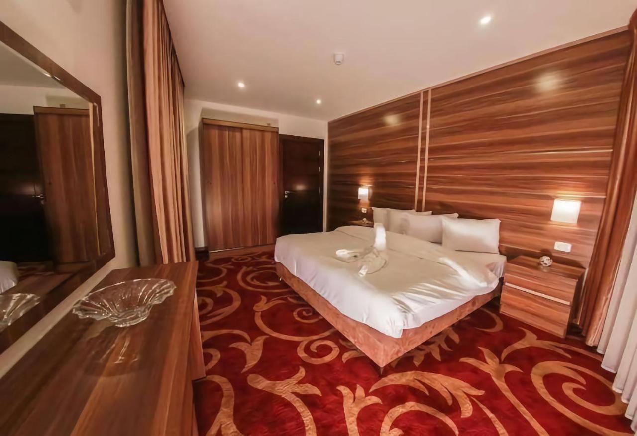 Spark Plaza Hotel