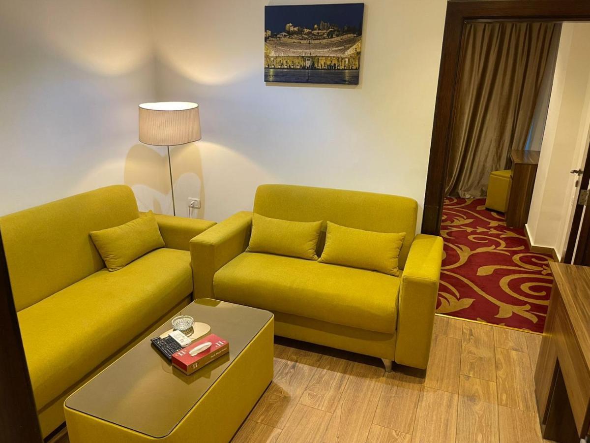 Spark Plaza Hotel 3*