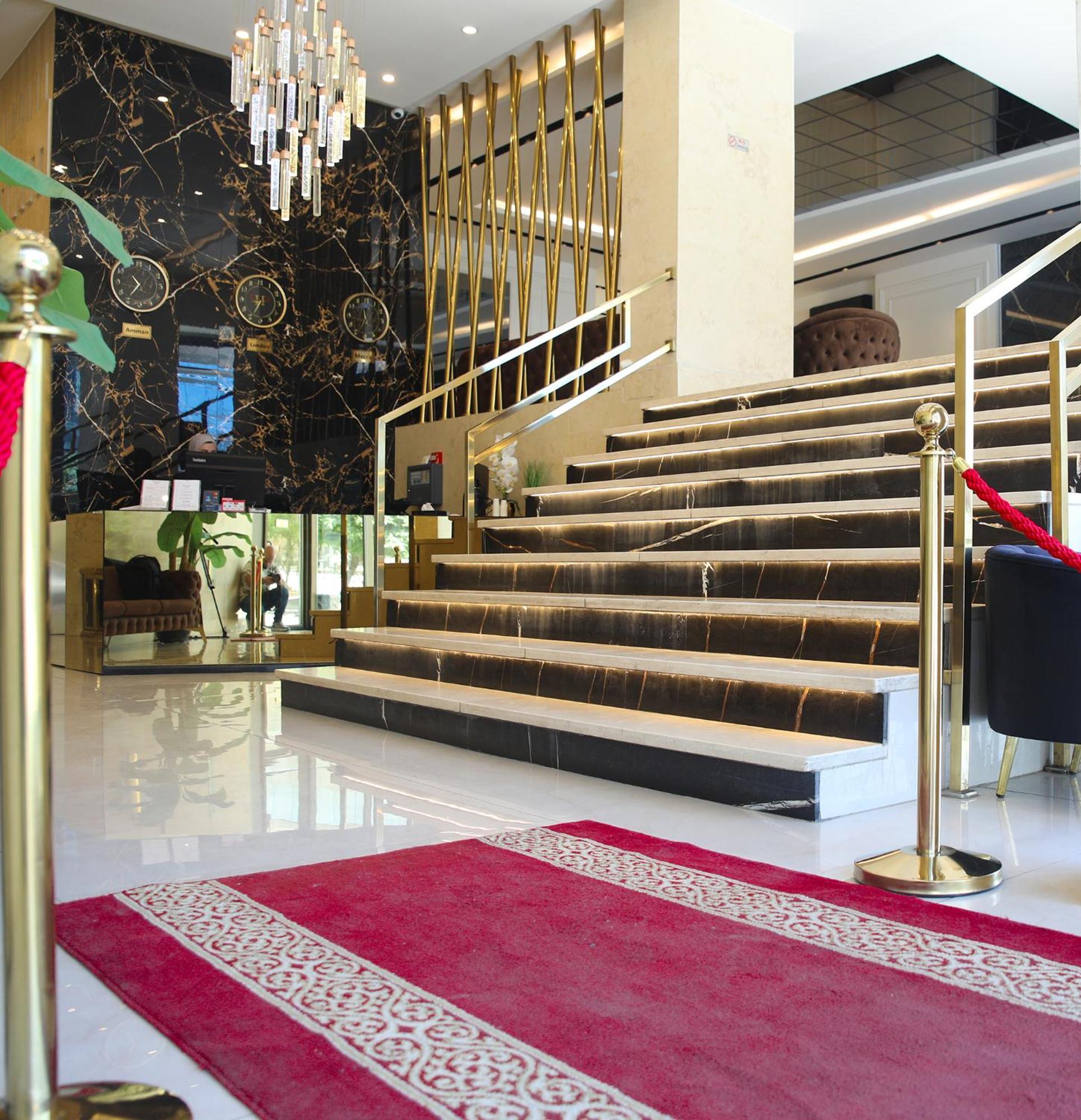 Spark Plaza Hotel 3*