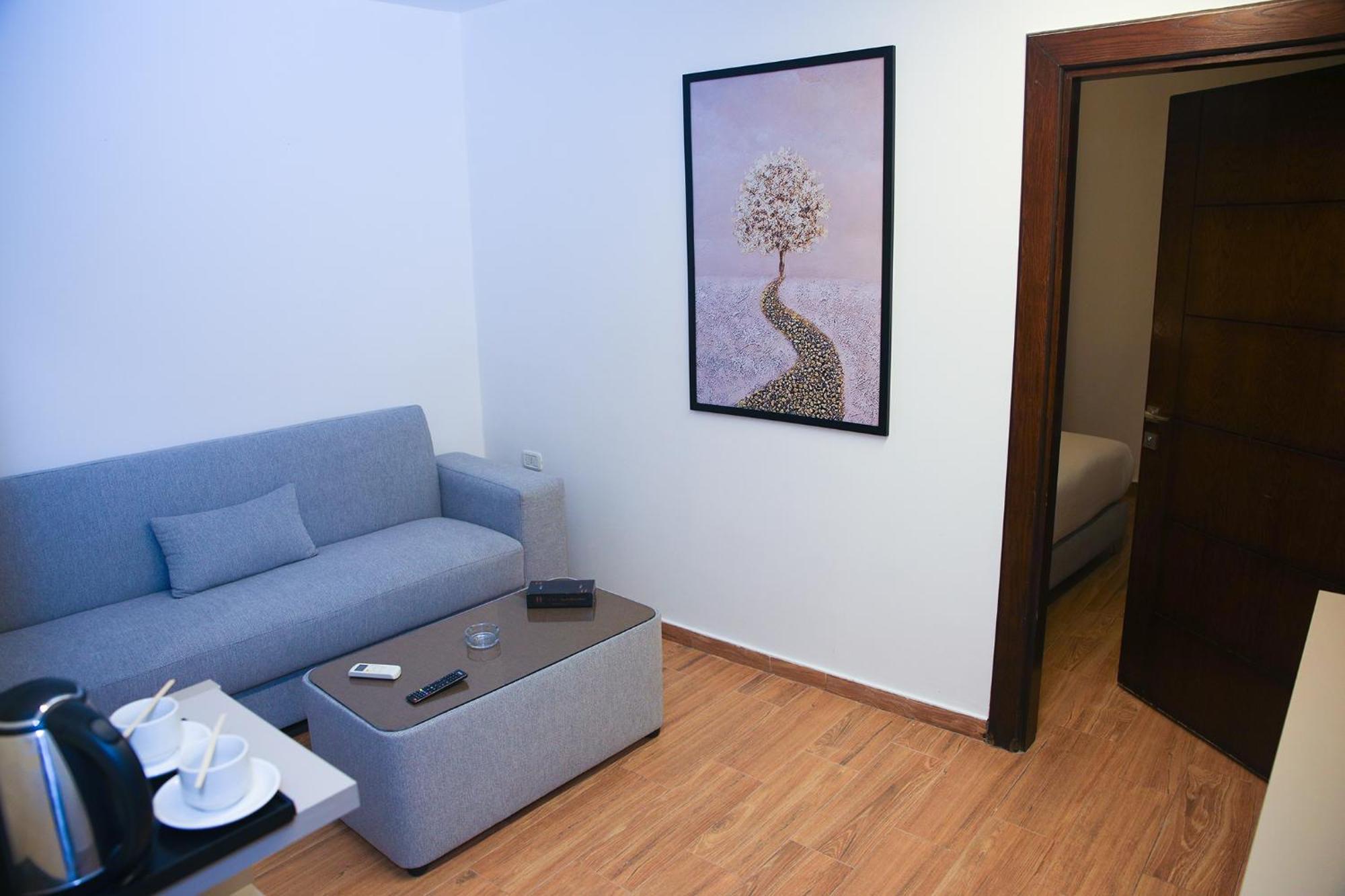 Spark Plaza Hotel 3*